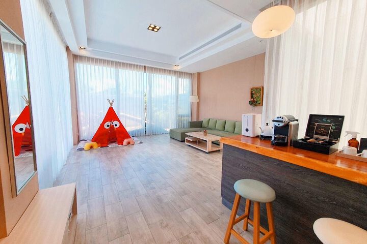 Room 16 of 93