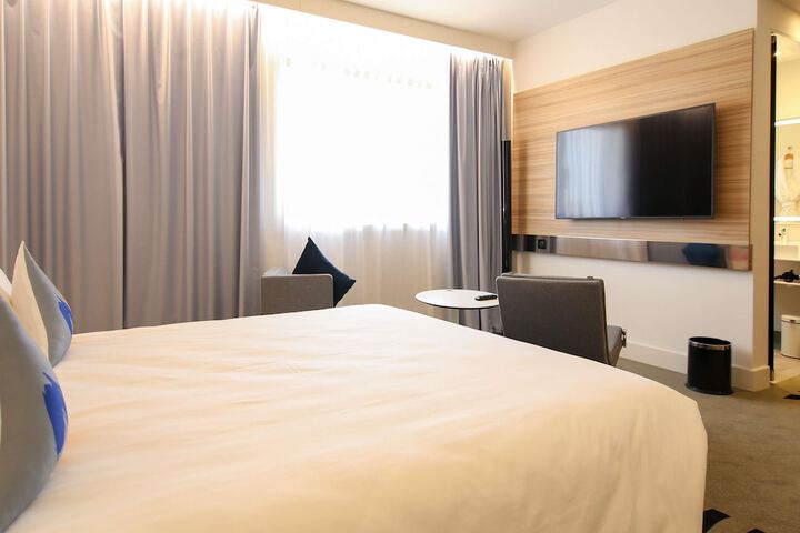 Room 103 of 315
