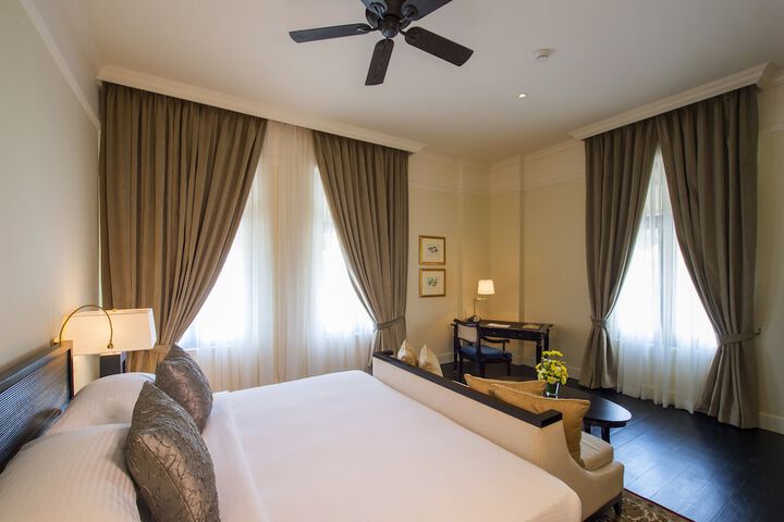 Room 44 of 163
