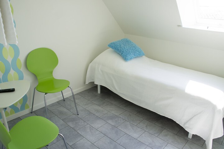 Room 15 of 40