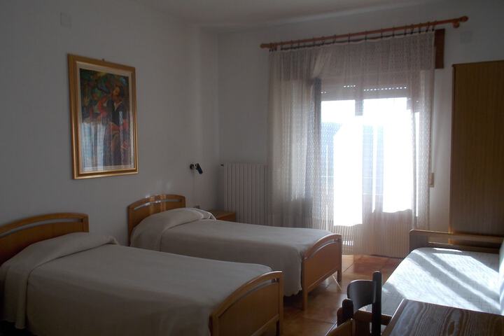 Room 6 of 65