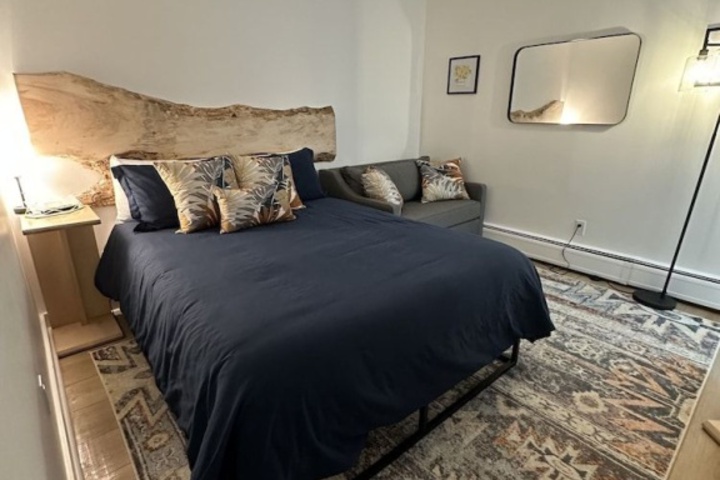 Room 6 of 15