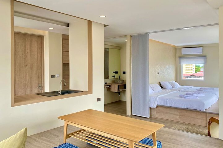 Room 16 of 64