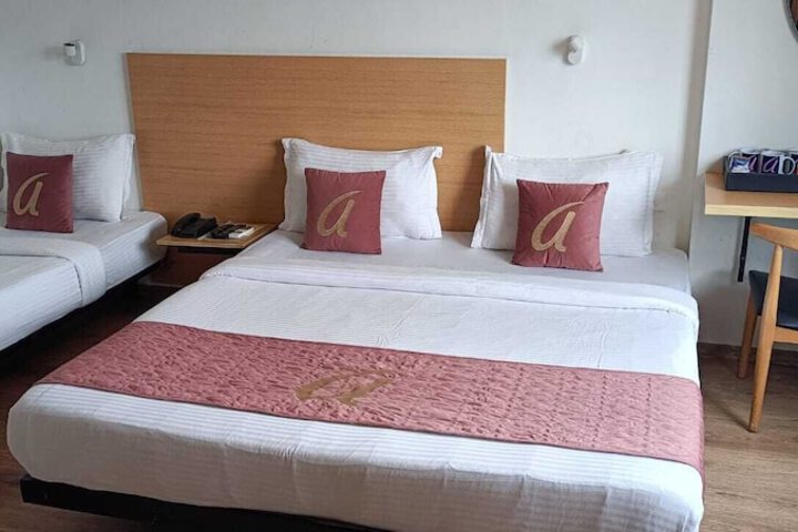 Room 13 of 21
