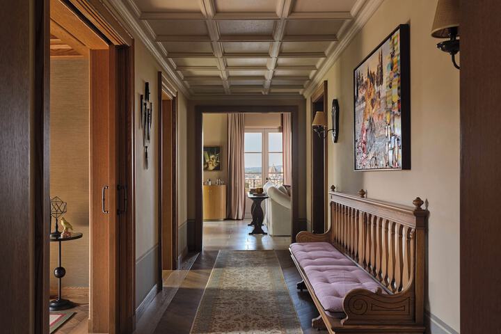 Room 43 of 162