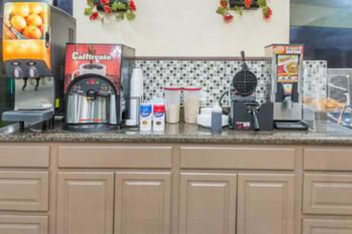 Breakfast/Coffee Service 6 of 22