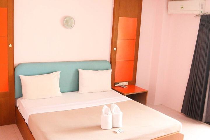 Room 12 of 22