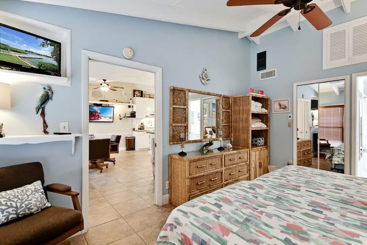 Room 5 of 22