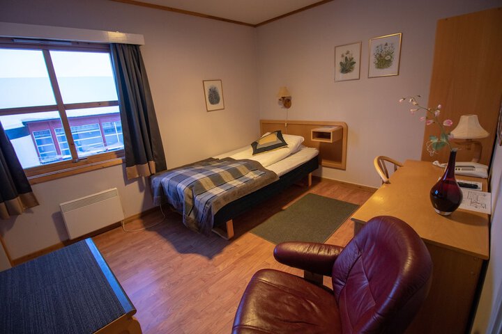 Room 8 of 63