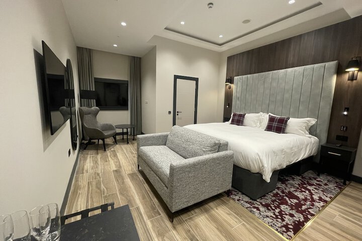 Room 12 of 21