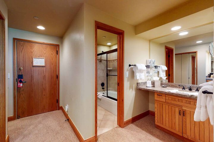 Room 170 of 222