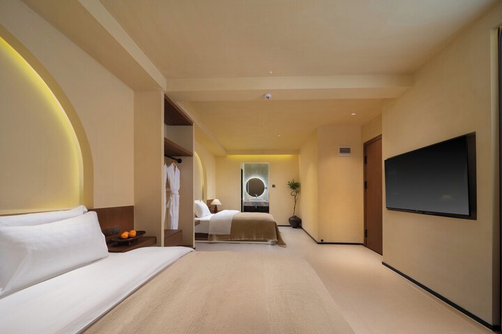 Room 26 of 80