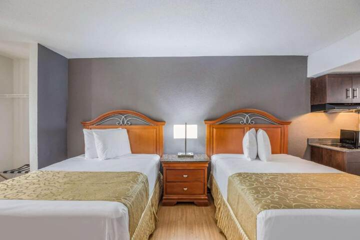 2 Double Beds (17 of 17)