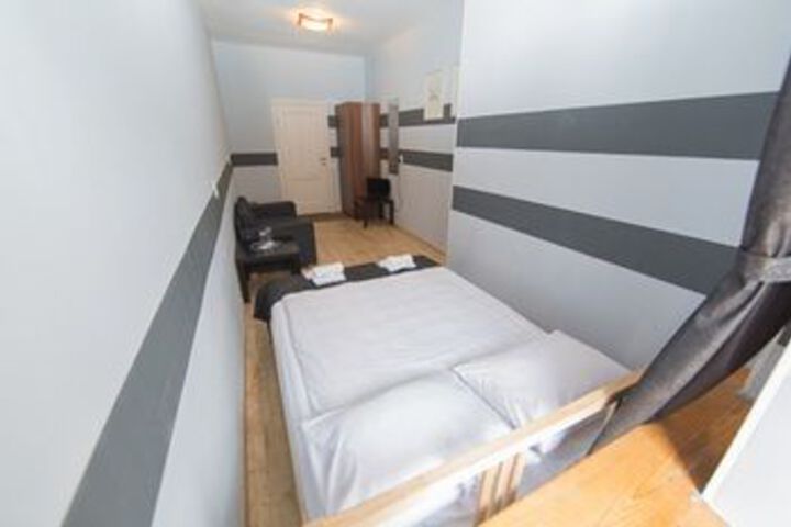 Room 27 of 84