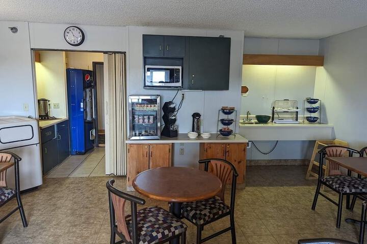 Breakfast/Coffee Service 13 of 19