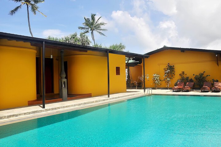 Pool Hotel