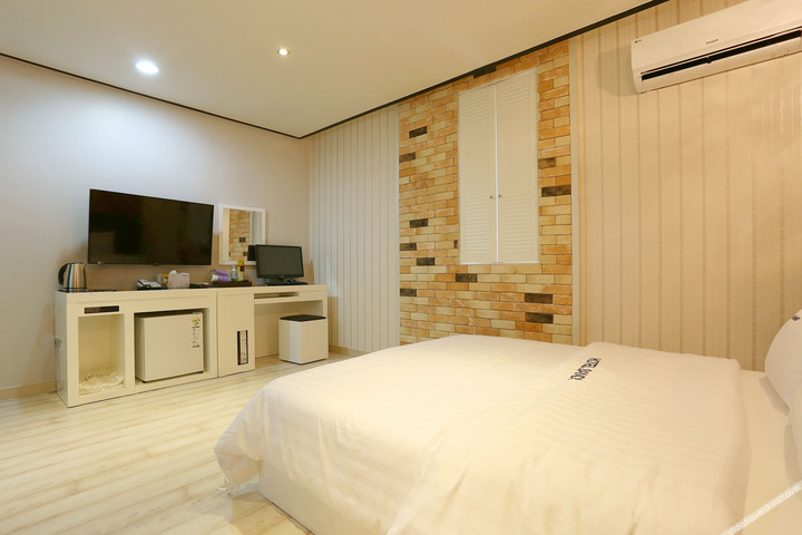 Room 44 of 61
