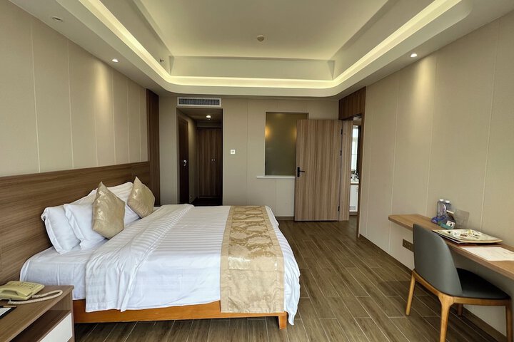 Room 18 of 37