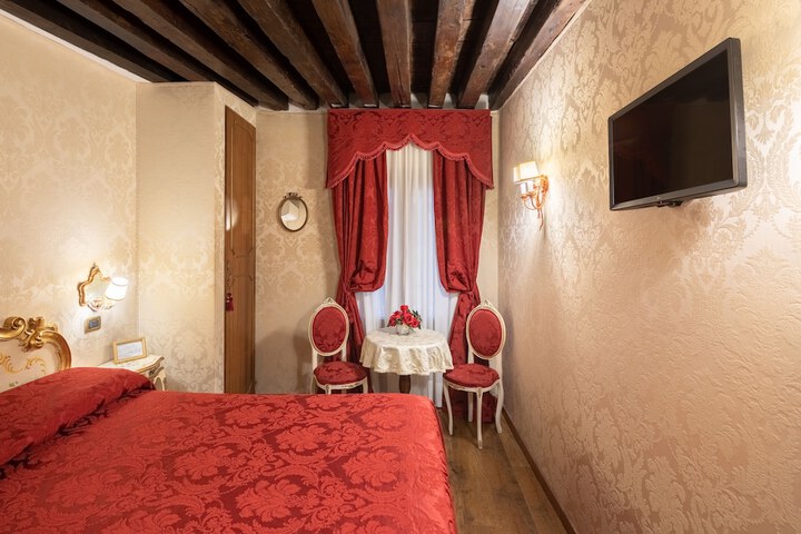 Room 13 of 45