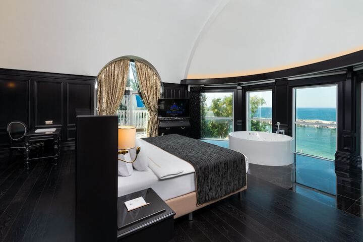 Room 51 of 226