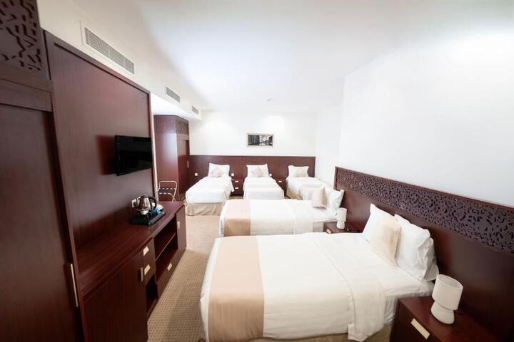 Room 2 of 17