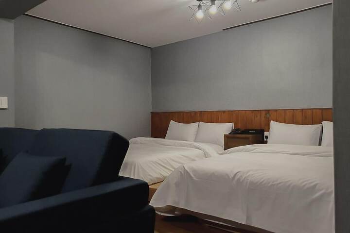 Room 16 of 21