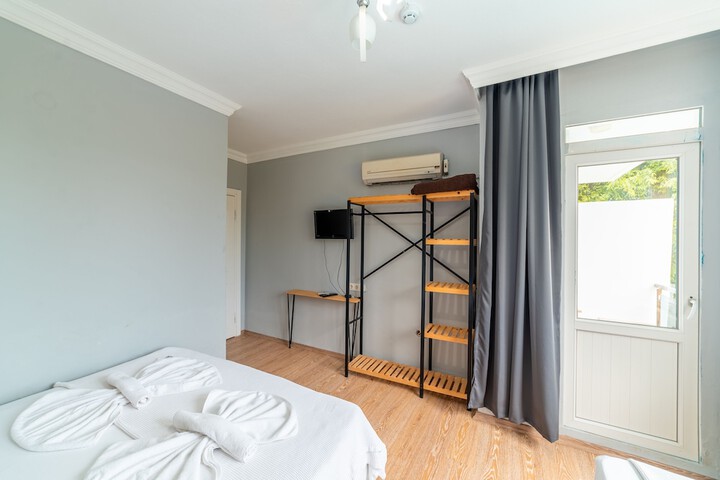 Room 3 of 12
