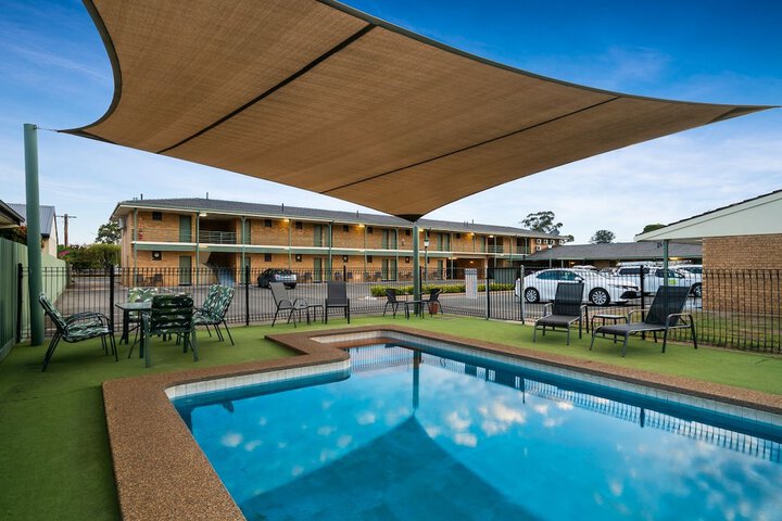 Hotel Pool