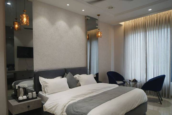 Room 5 of 24