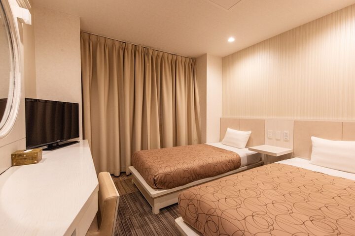Room 14 of 38