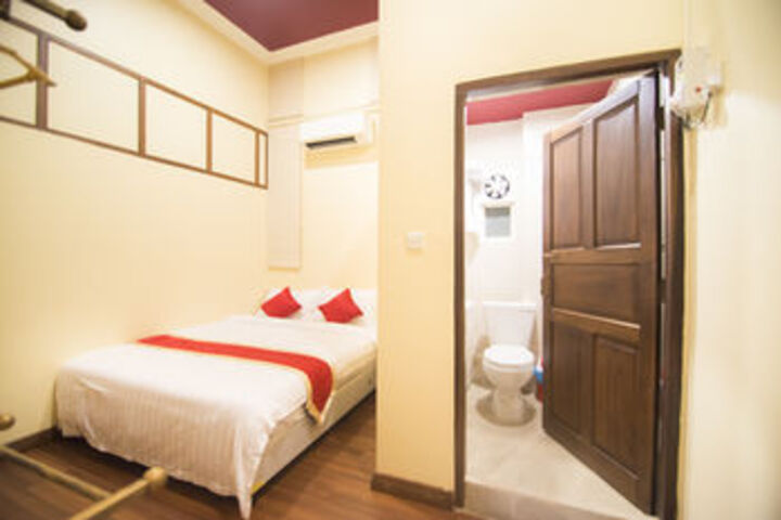 Room 2 of 19