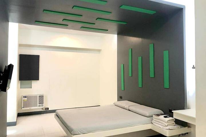 Room 14 of 19