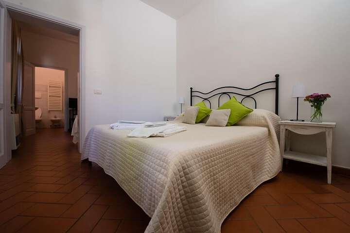 Room 10 of 60