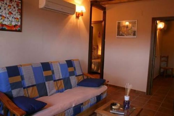 Room 10 of 32