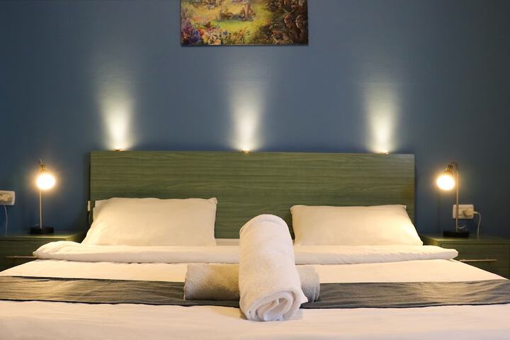 Room 14 of 114