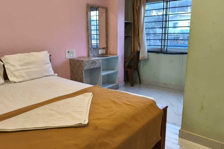 Room 13 of 40