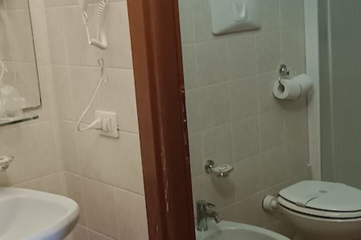 Room 42 of 68