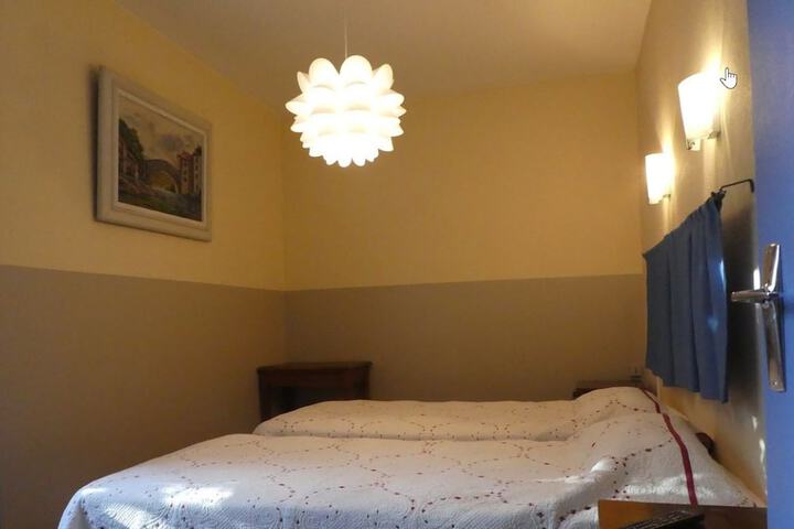 Room 3 of 23