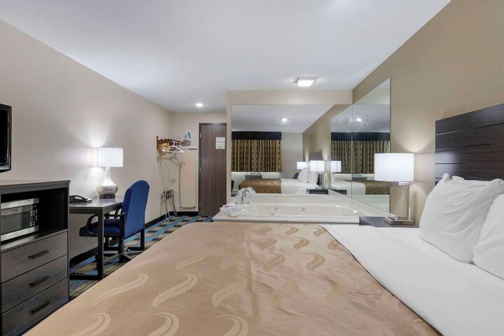1 King Bed (6 of 19)