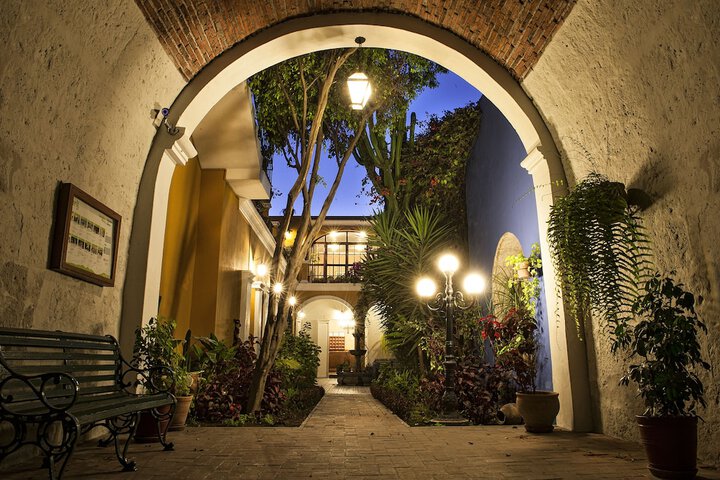 Hotel Exterior 71 of 81