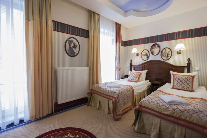 Room 18 of 72