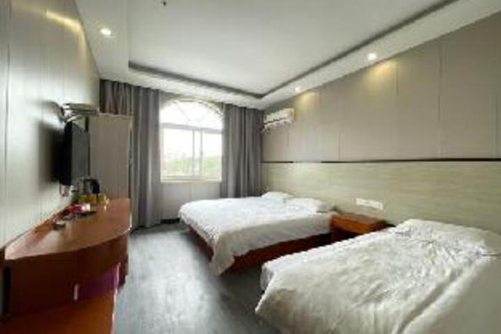 Room 8 of 8