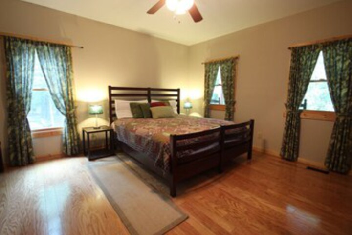 Room 25 of 28