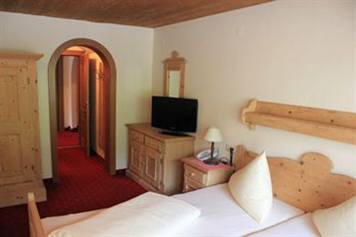 Room 34 of 115