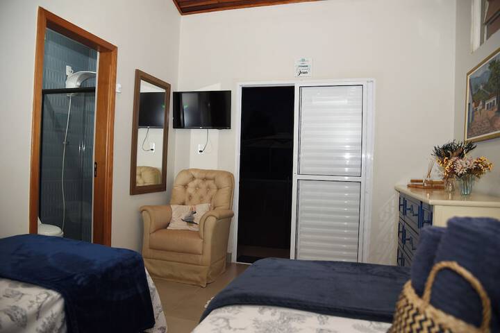 Room 2 of 67