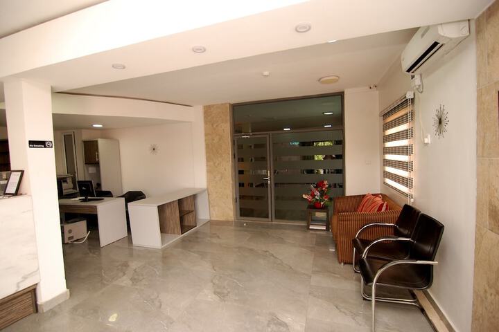 Business Center 73 of 82