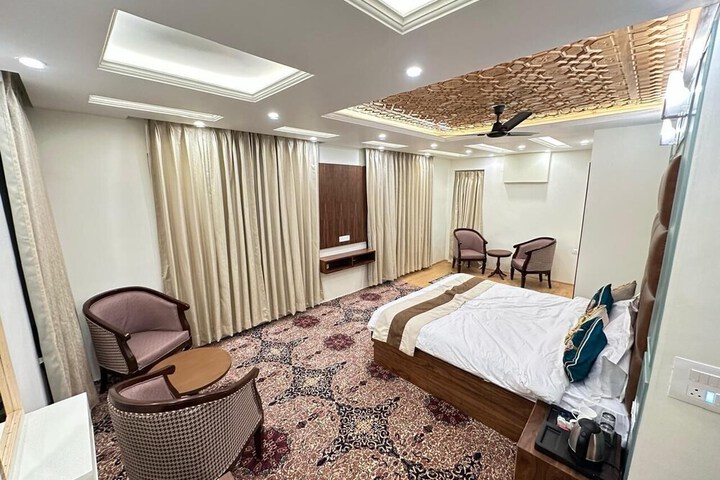 Room 11 of 47