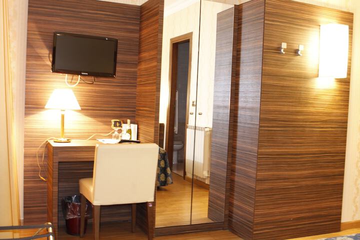 Room 4 of 45