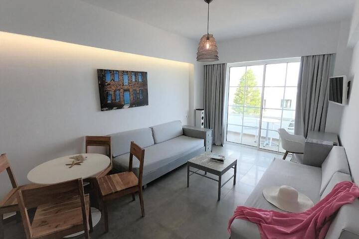 Room 3 of 20