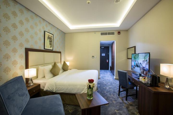 Room 28 of 61